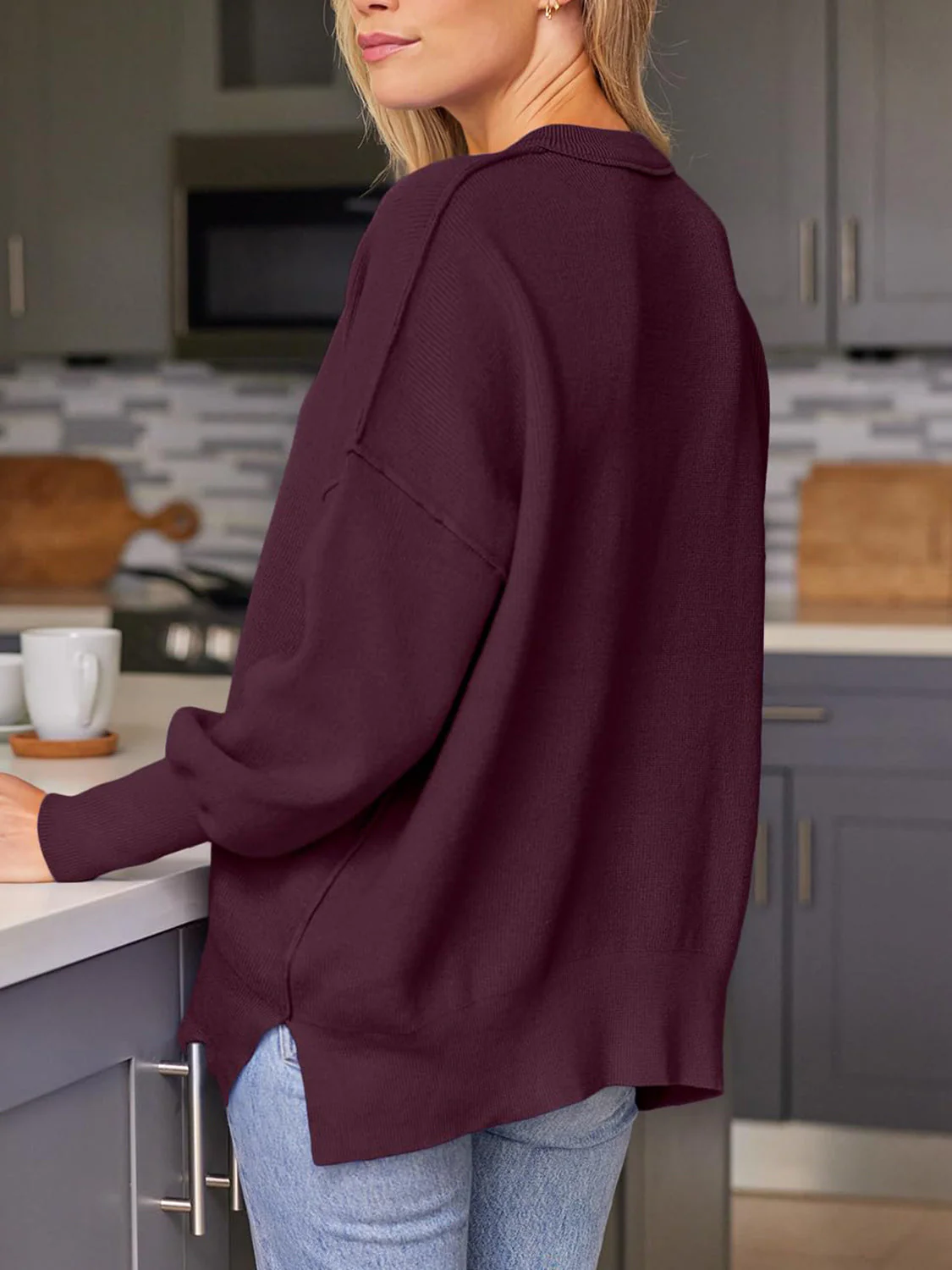 Evelyn | Slit sweater with a crew neck and dropped shoulders - Image 9