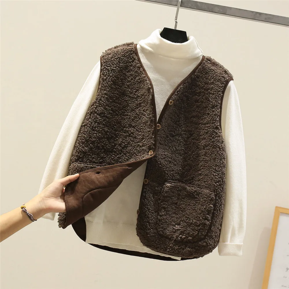 Evelyn | Warm classic vest - Image 10