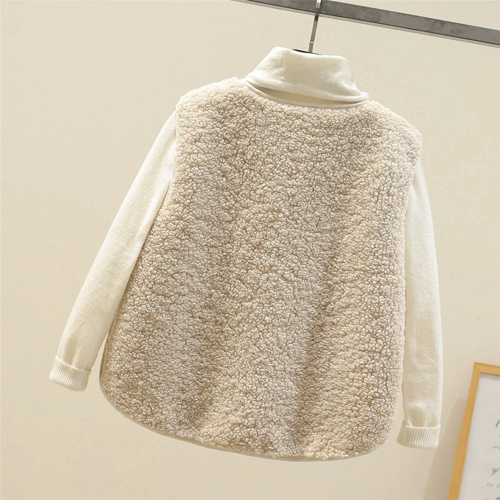 Evelyn | Warm classic vest - Image 12