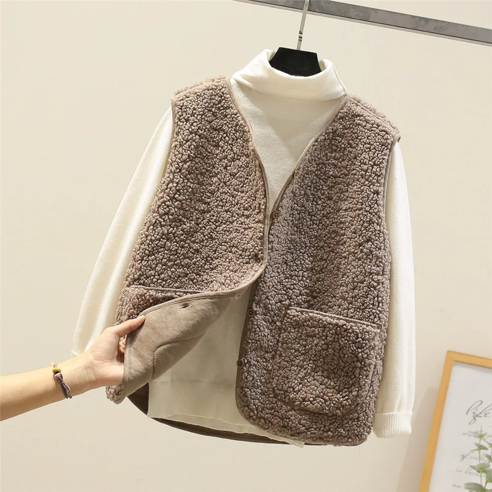 Evelyn | Warm classic vest - Image 8
