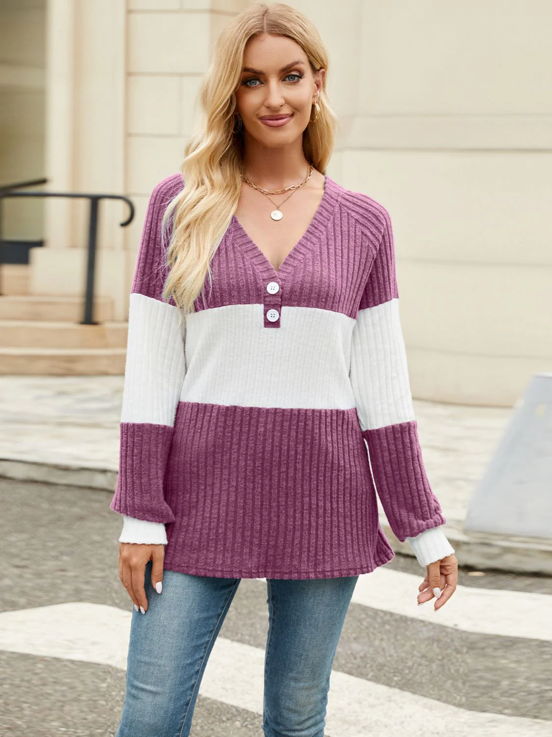 Felicidad | Color block V-neck long sleeve t-shirt - Image 28