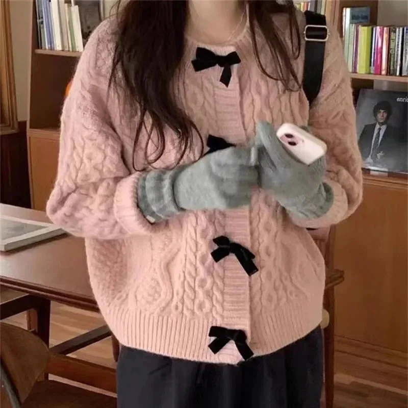 Flavia | Women's cardigan with bow detail
