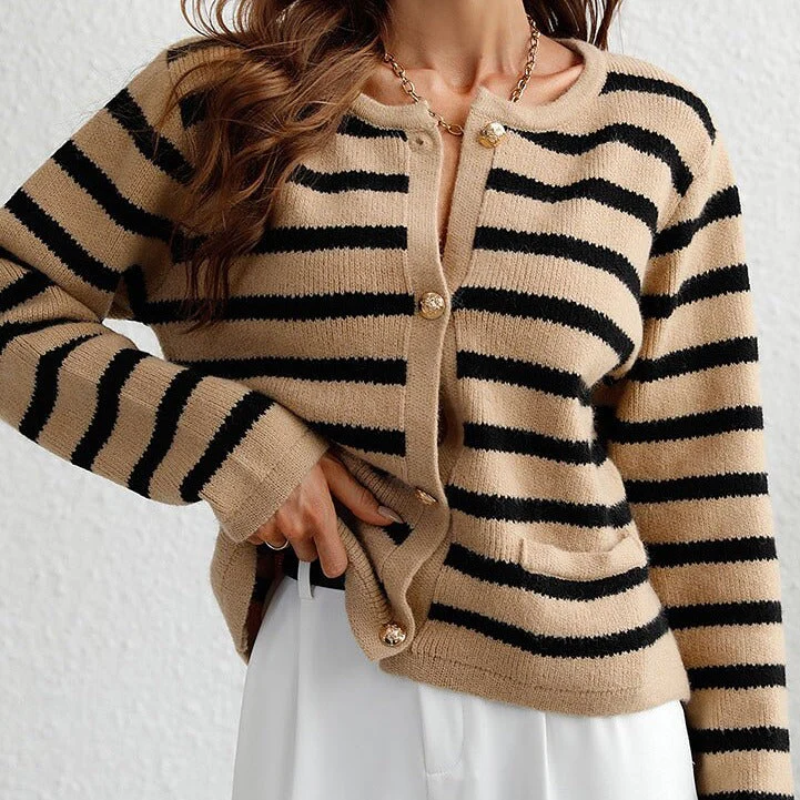 Franka | Autumn cardigan with patch pockets - Image 6