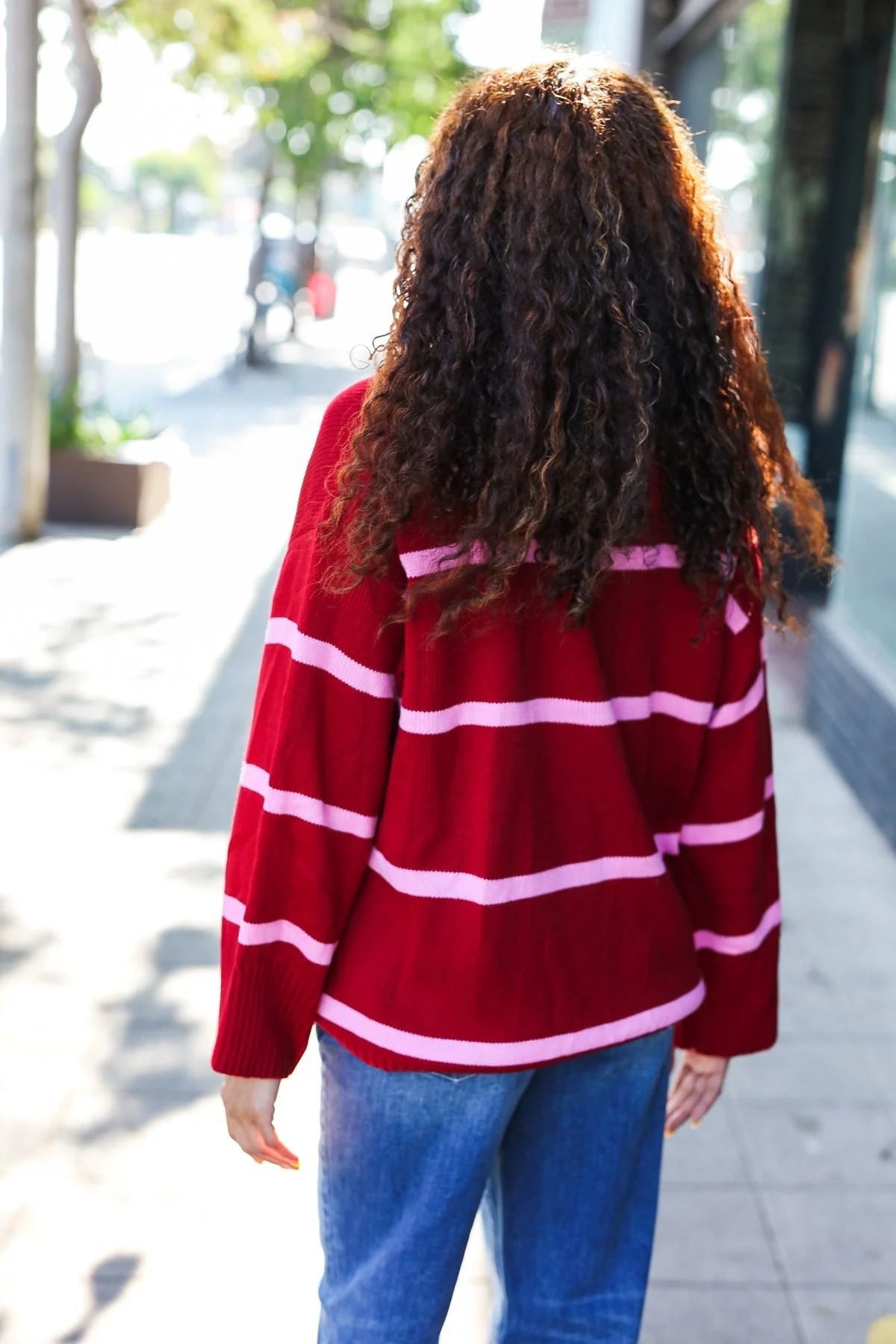 Frieda | Fall For You oversized sweater with notched collar and crimson stripes - Image 3