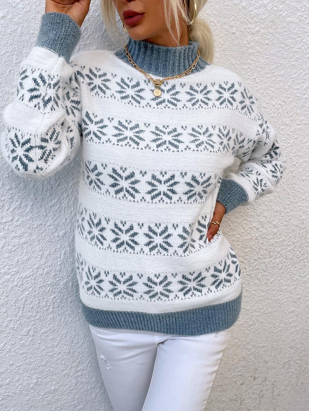 Gabriela | Jacquard Christmas sweater with snowflakes - Image 17
