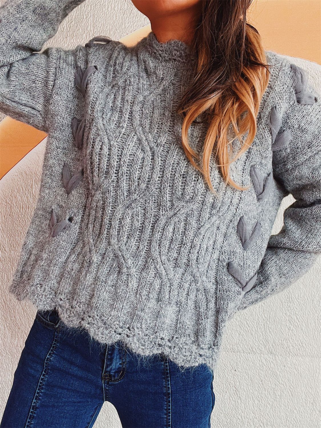 Gabriella | Long-sleeved sweater with dropped shoulders and a wavy hem - Image 8