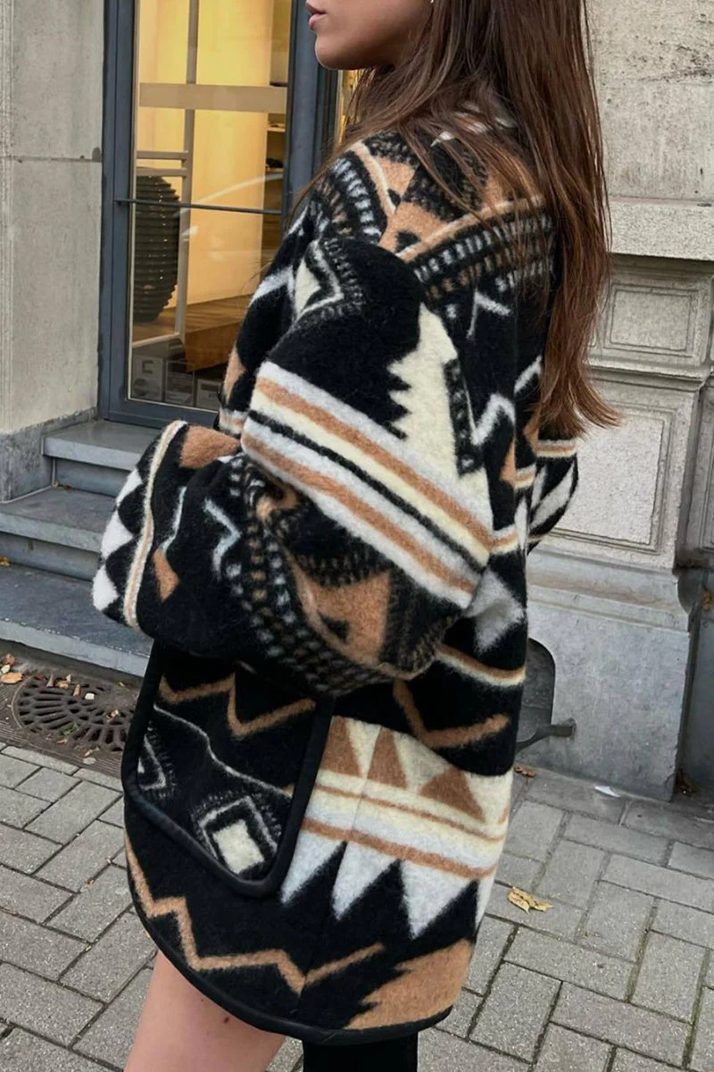 Guadalupe | Casual street outerwear with geometric print and pocket scoop neck - Image 3