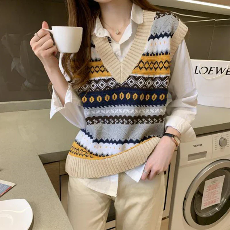 Gudrun® | Sleeveless knitted vest with geometric motifs - Image 3
