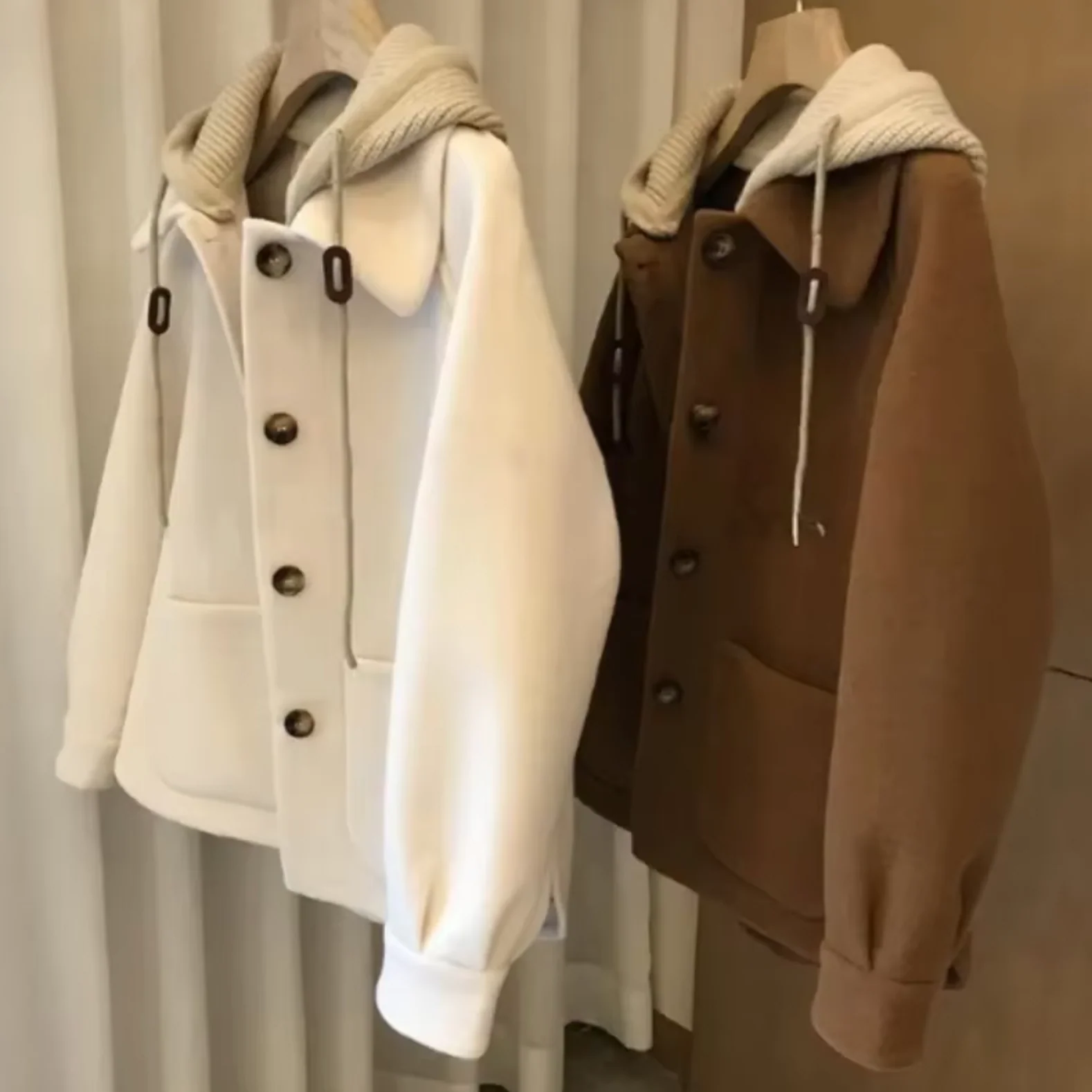 Harriet | Thick hooded jacket - Image 3