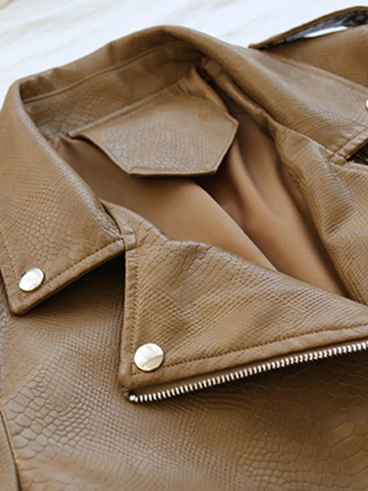 Helena | Timeless and elegant winter coat - Image 2