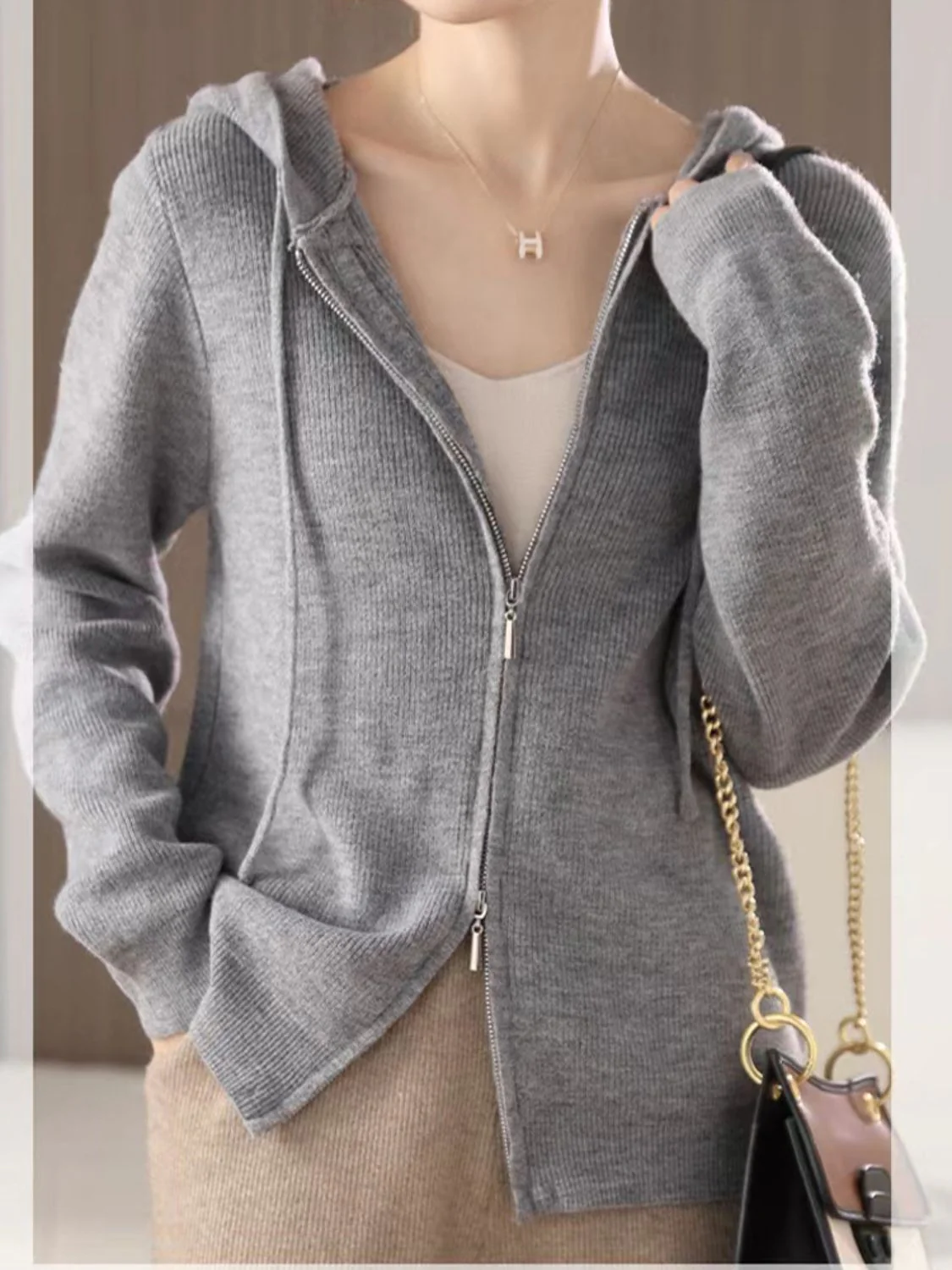 Helga | Long sleeve hoodie with drawstring and zip fastening - Image 6