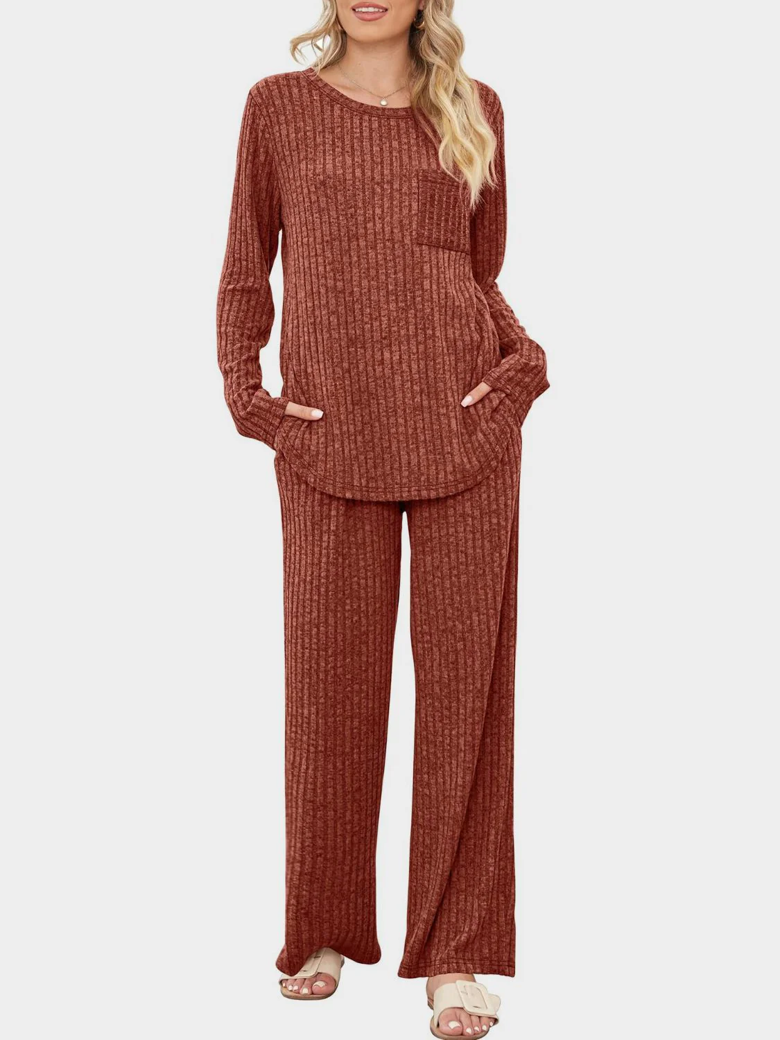 Henriette | Set consisting of a long-sleeved top and crew-neck trousers - Image 8