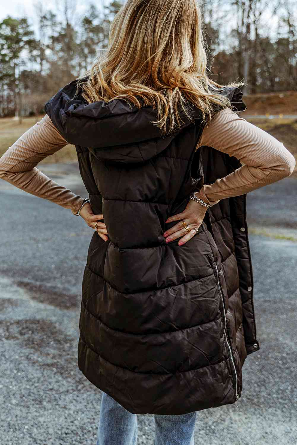 Hortensia | Long, sleeveless, padded hooded coat - Image 2