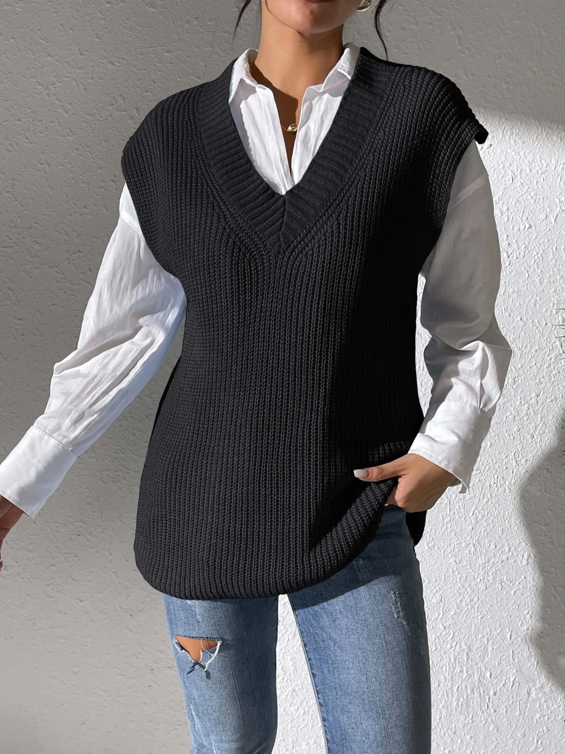 Ida | V-neck sweater vest - Image 7