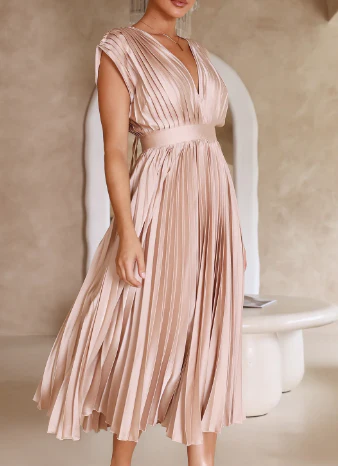 Ilaria® | Elegant Dress With Sleeves - Image 17