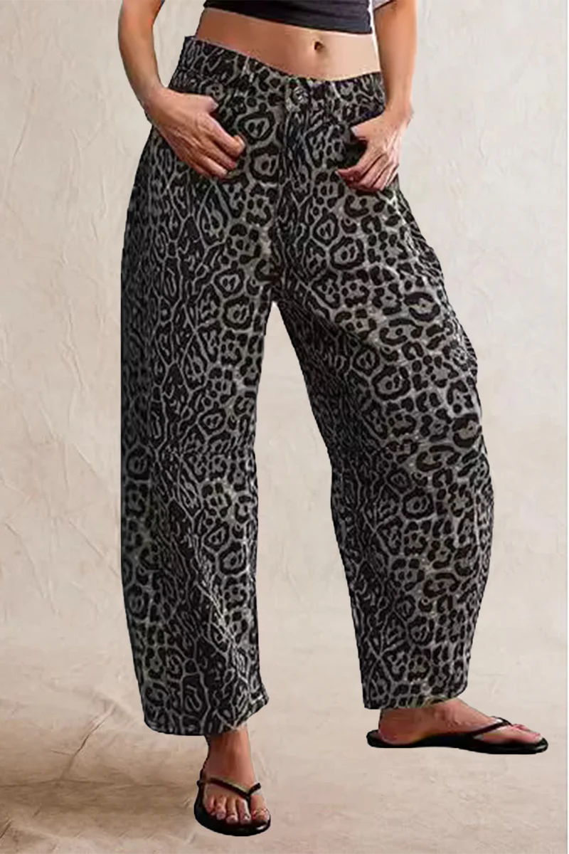 Imelda | Casual loose street denim jeans with leopard pocket and mid-rise - Image 2