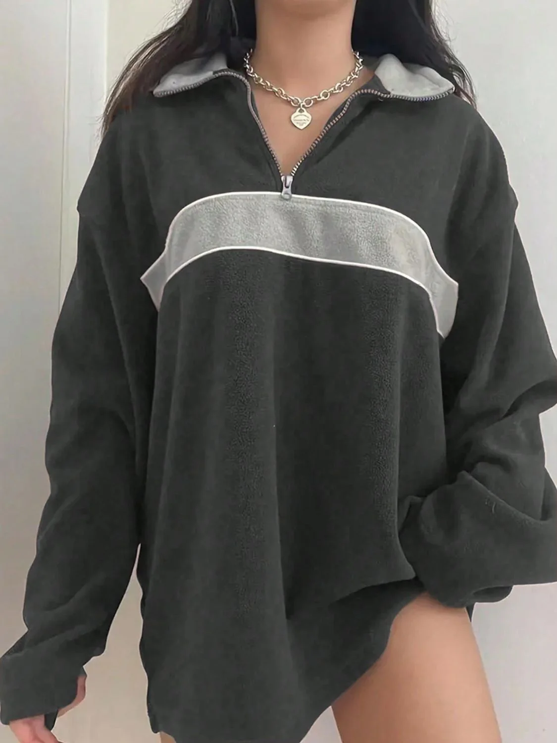 Ingrid | Contrasting long-sleeved sweatshirt with dropped shoulders - Image 7