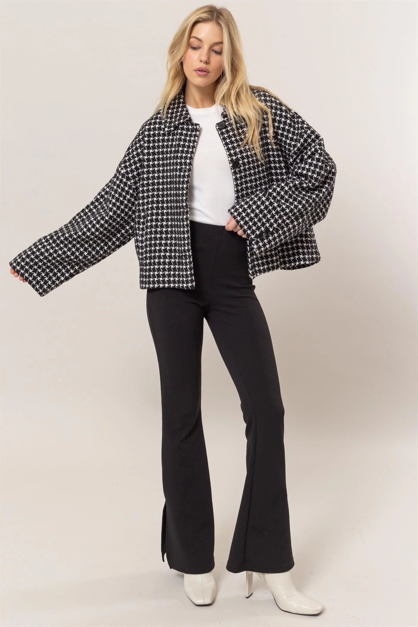 Irene | Check tweed jacket with button placket and collar - Image 4