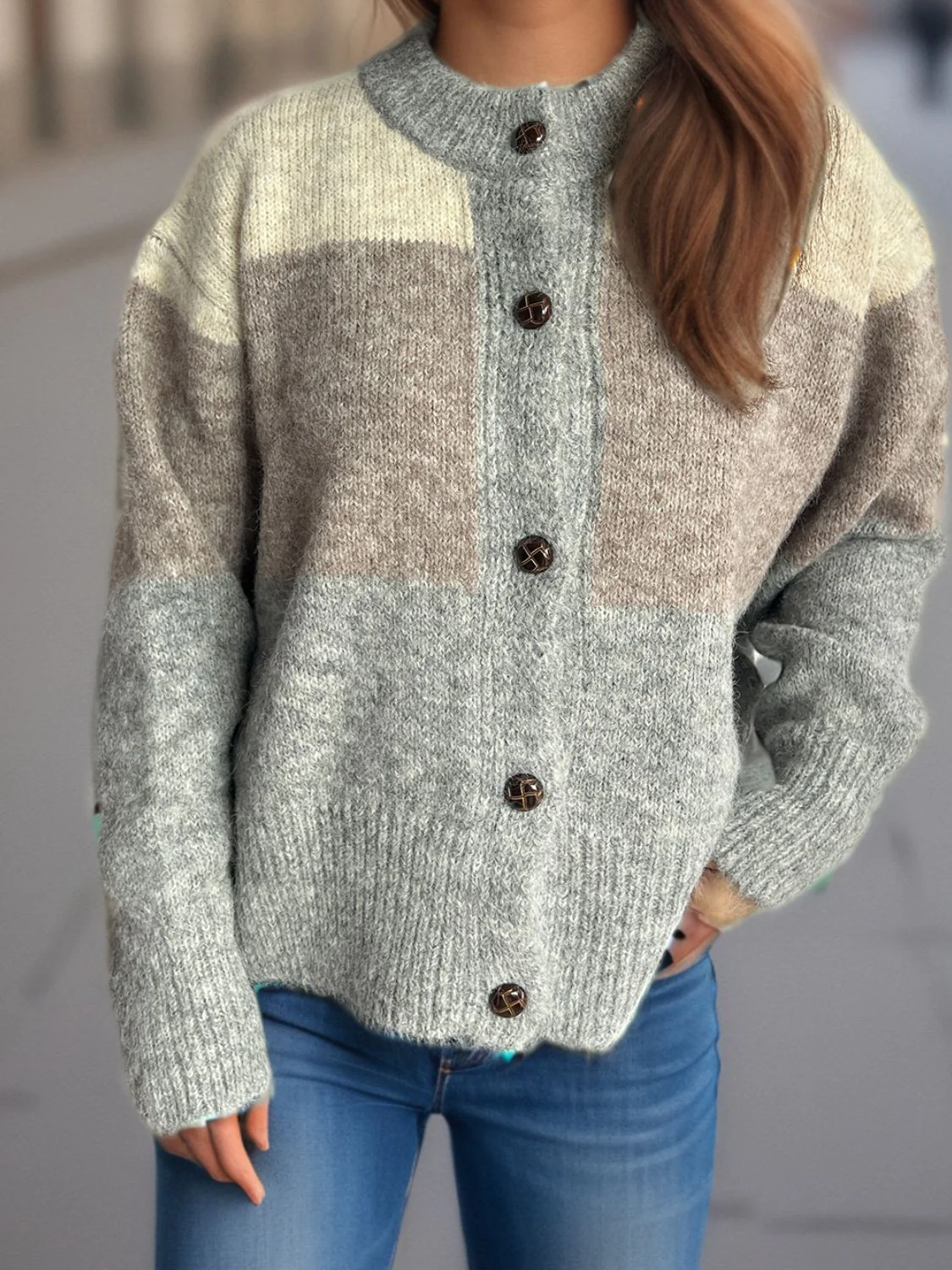 Jacqueline | Color block crew neck cardigan with buttons - Image 13