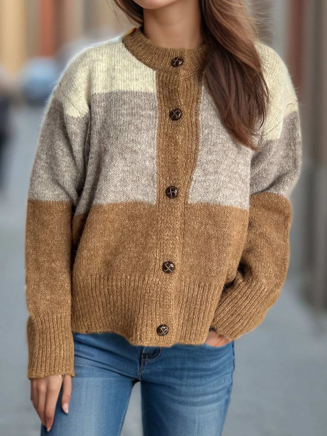 Jacqueline | Color block crew neck cardigan with buttons - Image 5