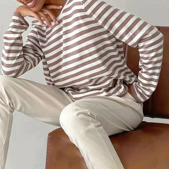 Juana | Effortless and trendy winter sweater - Image 3