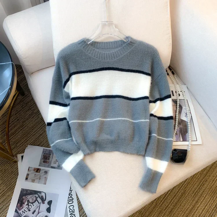 Julia | Women's crew neck sweater - Image 4