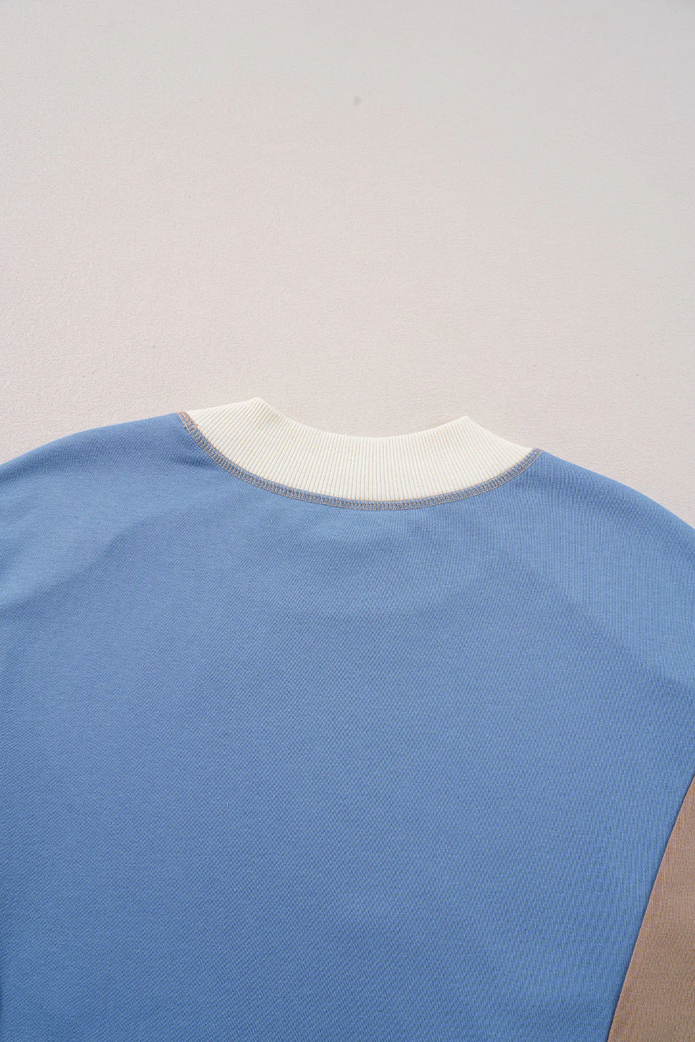 Juliana | Long sleeve sweatshirt with slit color block and crew neck - Image 7