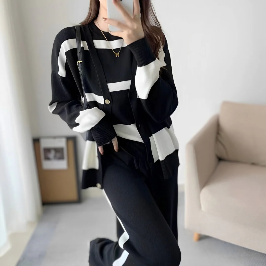 Julieta | Set consisting of a sweater, trousers and shirt - Image 3