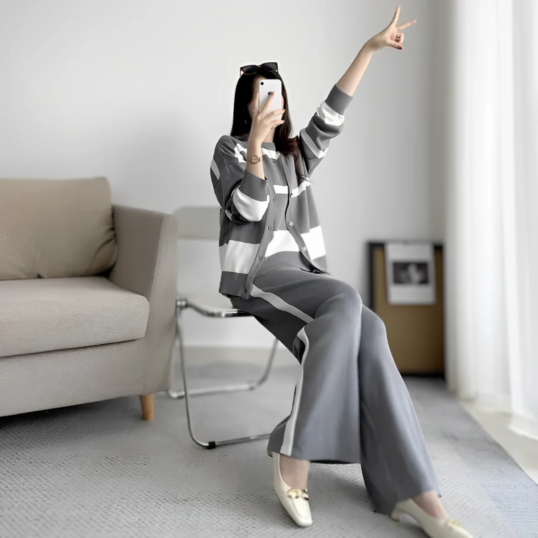 Julieta | Set consisting of a sweater, trousers and shirt - Image 5