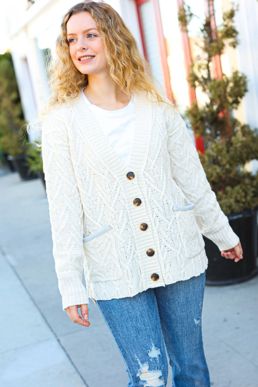 Kristina | Cream-colored boyfriend cardigan with a button placket - Image 4