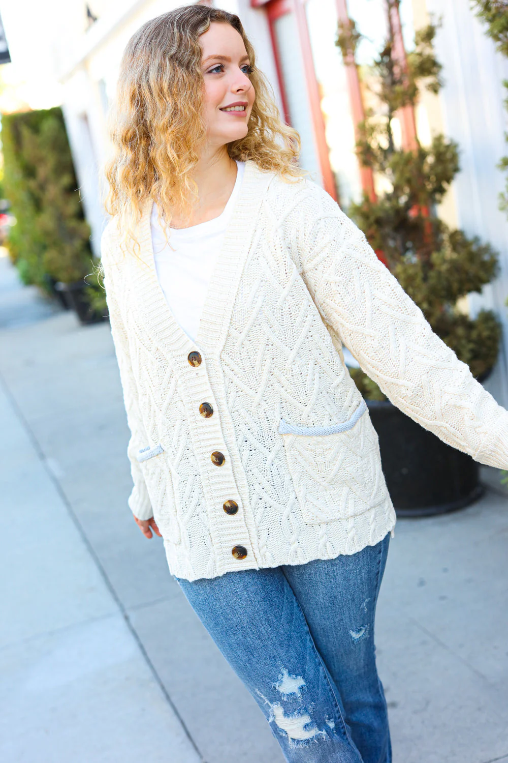 Kristina | Cream-colored boyfriend cardigan with a button placket - Image 6