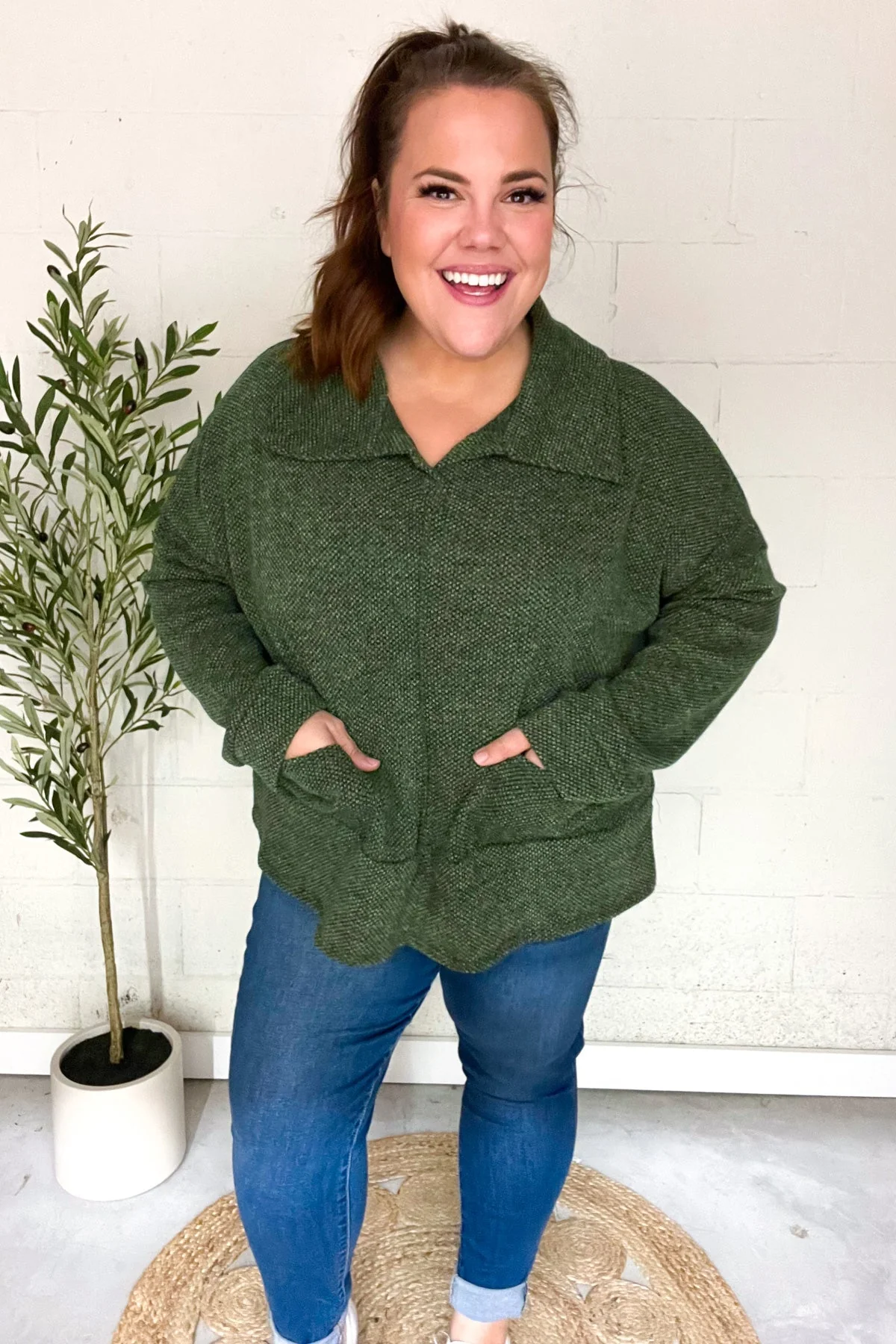Kristina | Easy Living Olive green textured knit sweater with notched neckline and oversized collar - Image 10