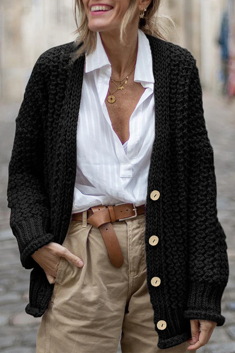 Laia | Casual, simple outerwear with solid buttons and cardigan collar - Image 2