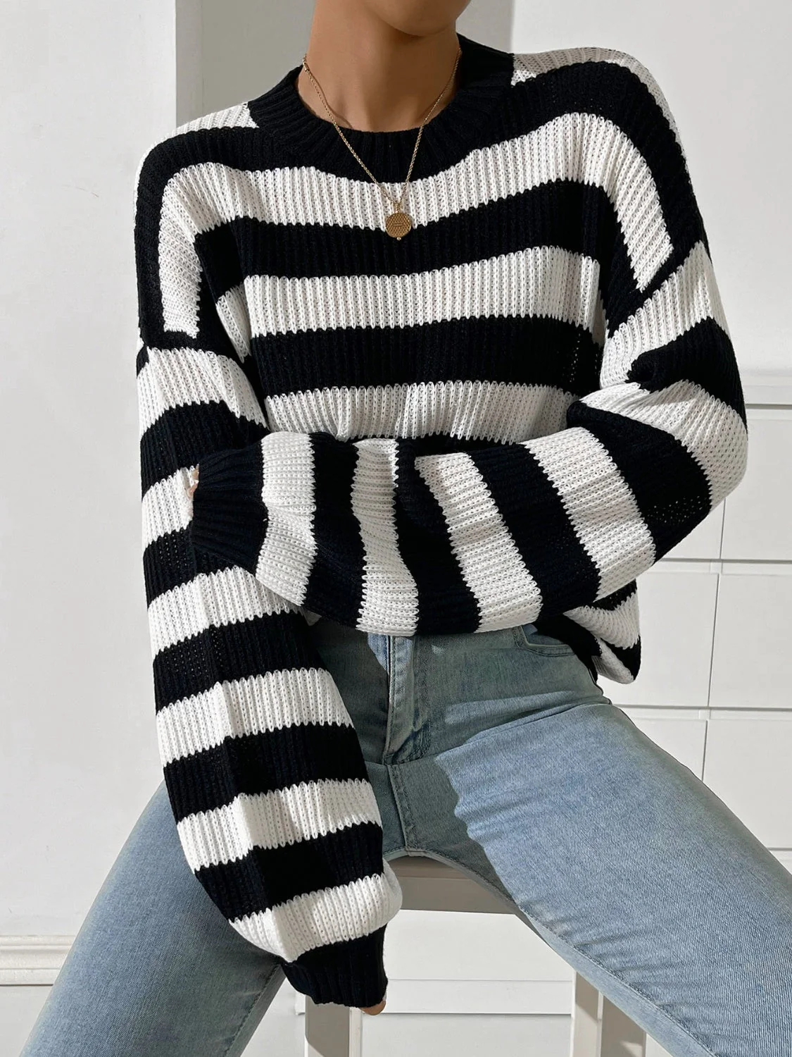 Leonor | Modern and fashionable winter sweater - Image 2