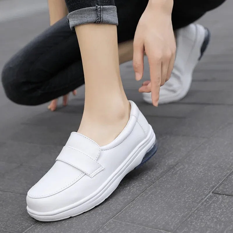 Lia® | Relaxed and stylish sneakers - Image 4