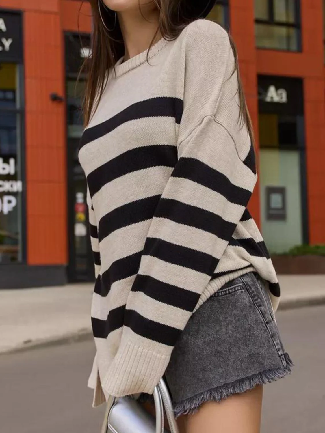 Lidia | Striped slit sweater with a crew neck - Image 3