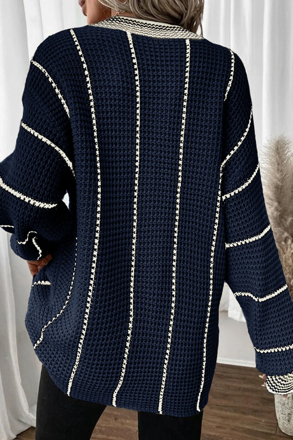 Lilian | Striped sweater with a V-neck and dropped shoulders - Image 10
