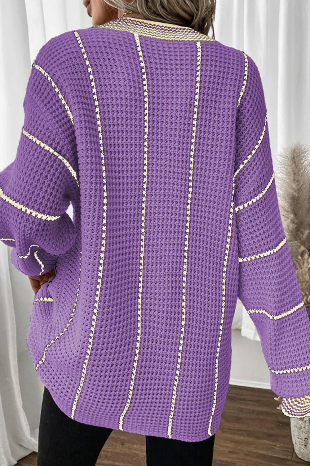 Lilian | Striped sweater with a V-neck and dropped shoulders - Image 7