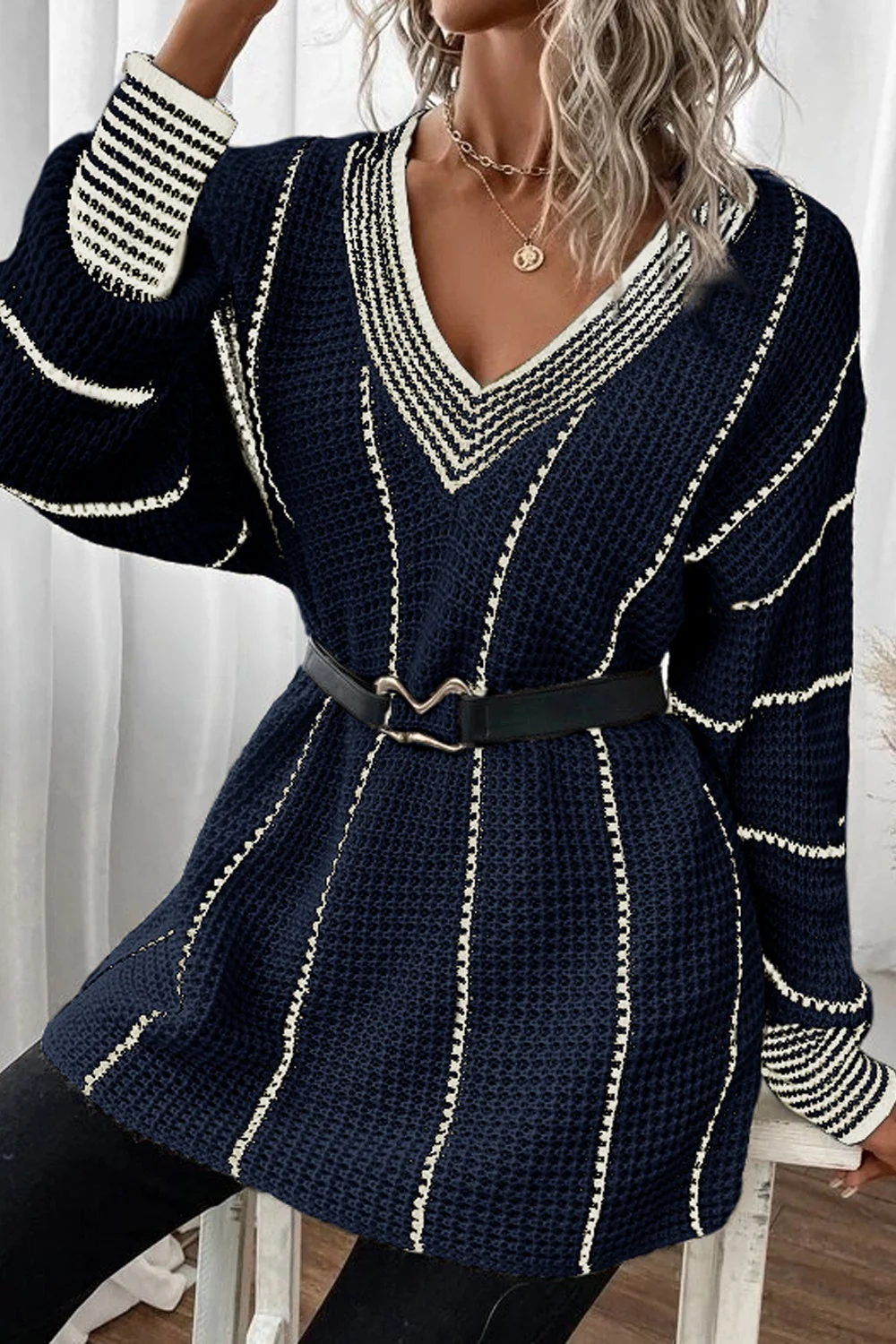 Lilian | Striped sweater with a V-neck and dropped shoulders - Image 9