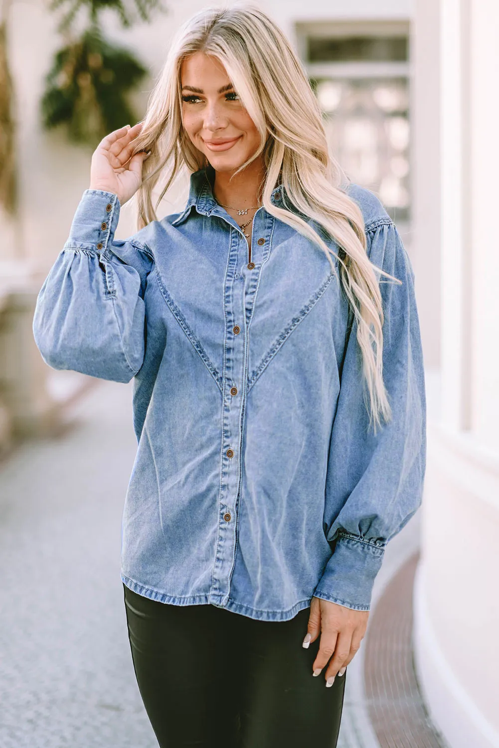 Linda | Denim top with collar and lantern sleeves - Image 2