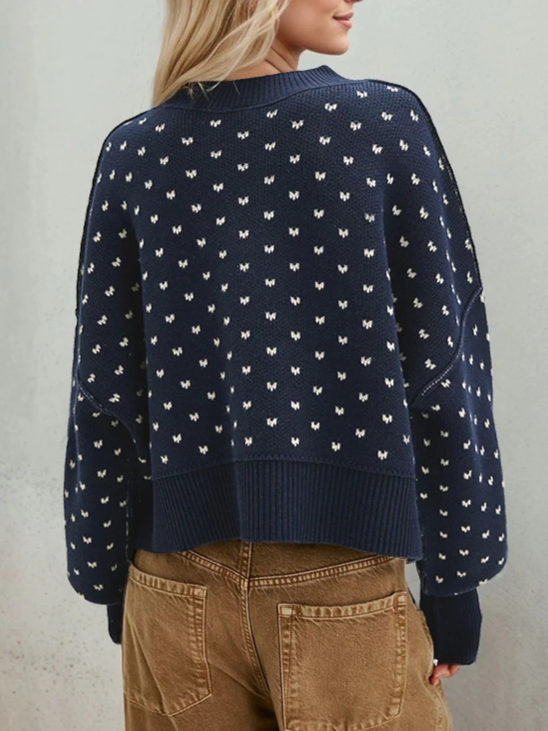 Liselotte | Long-sleeved sweater with a slit and a crew neck - Image 12