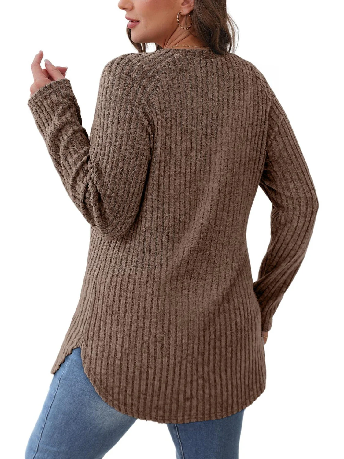 Lucrezia | T-shirt with a crew neck and raglan sleeves - Image 3