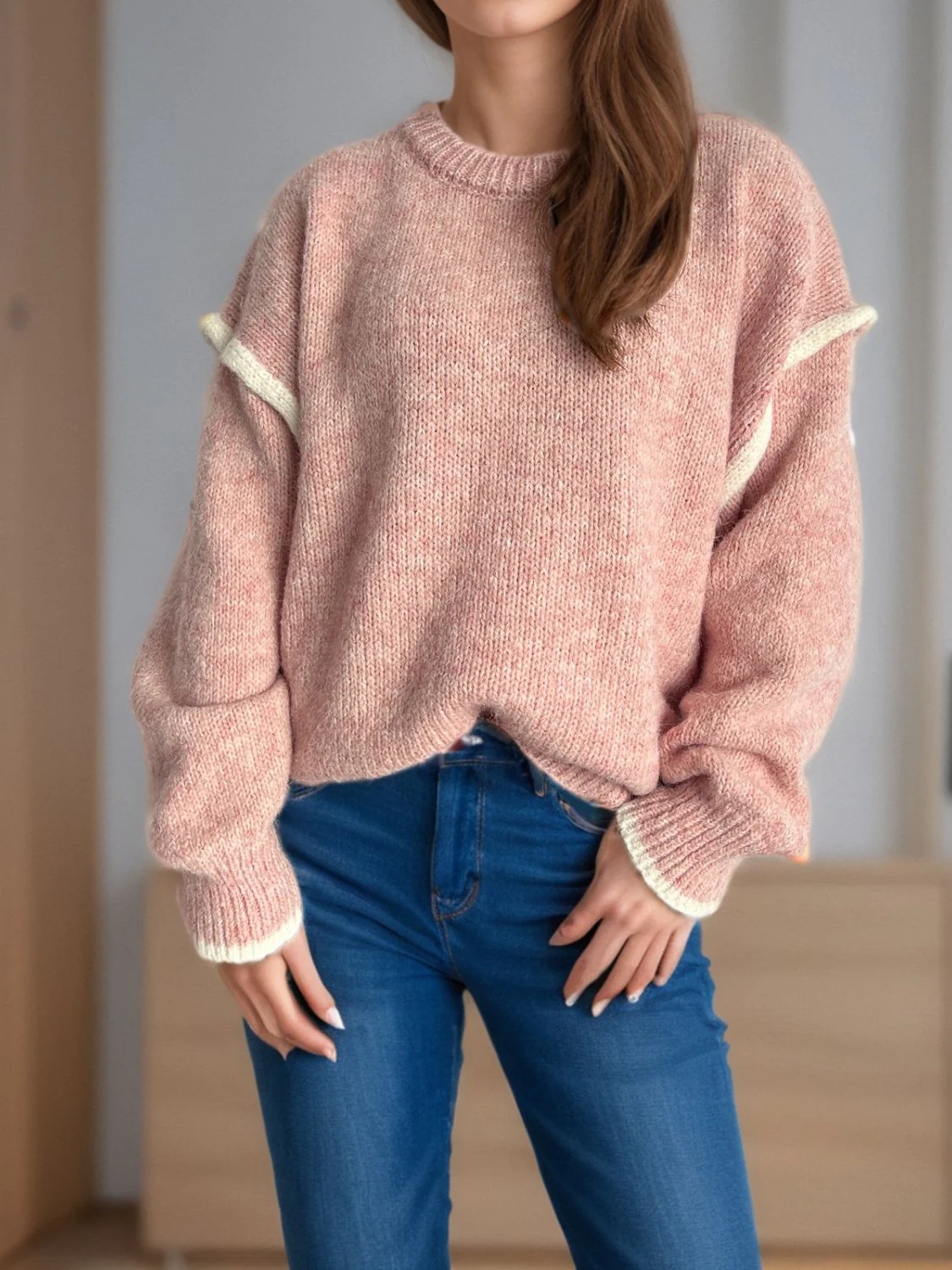 Luz | Round neck sweater with sloping shoulders and contrasting trim - Image 4
