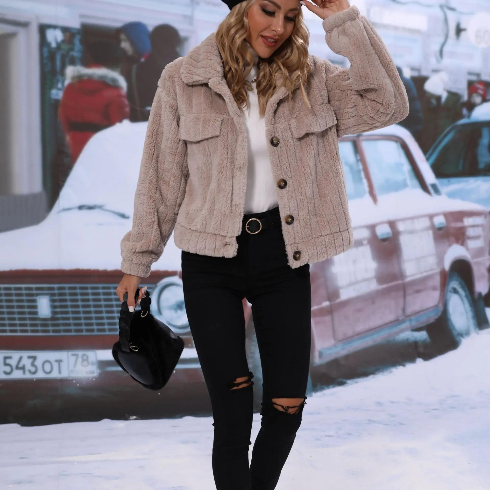 Malena | Lorena� Elegant autumn and winter coat with buttons. - Image 4