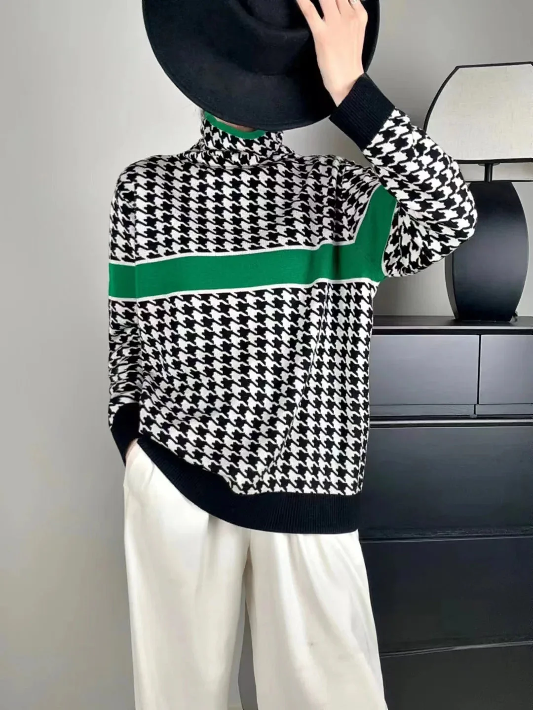 Mara® | Elegant turtleneck sweater - Image 4