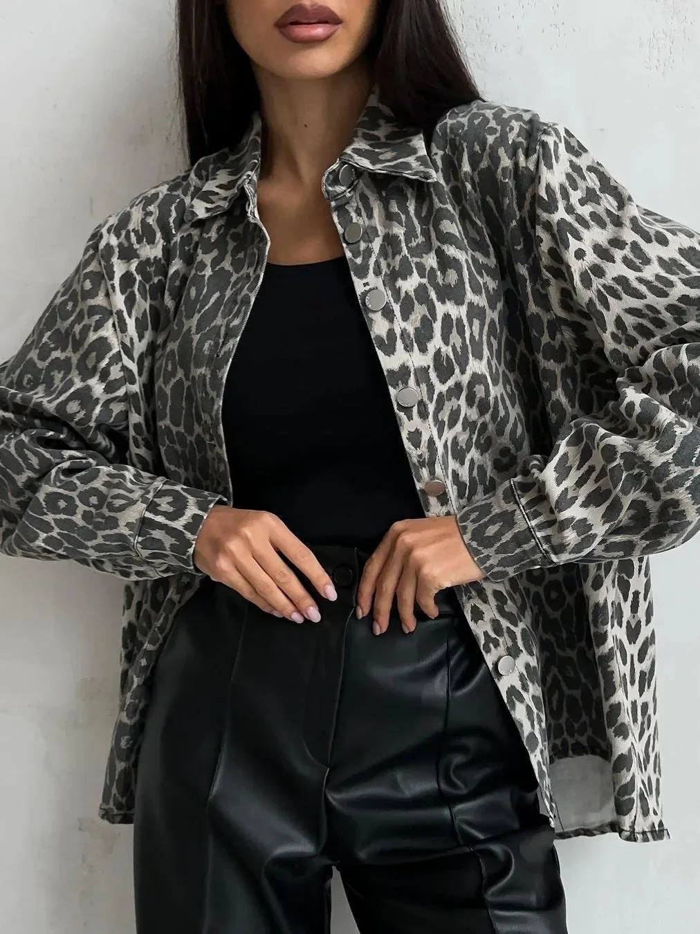 Margriet | Women's leopard print denim jacket - Image 2