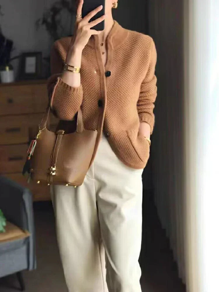 Mariana | Elegant and versatile winter sweater - Image 4