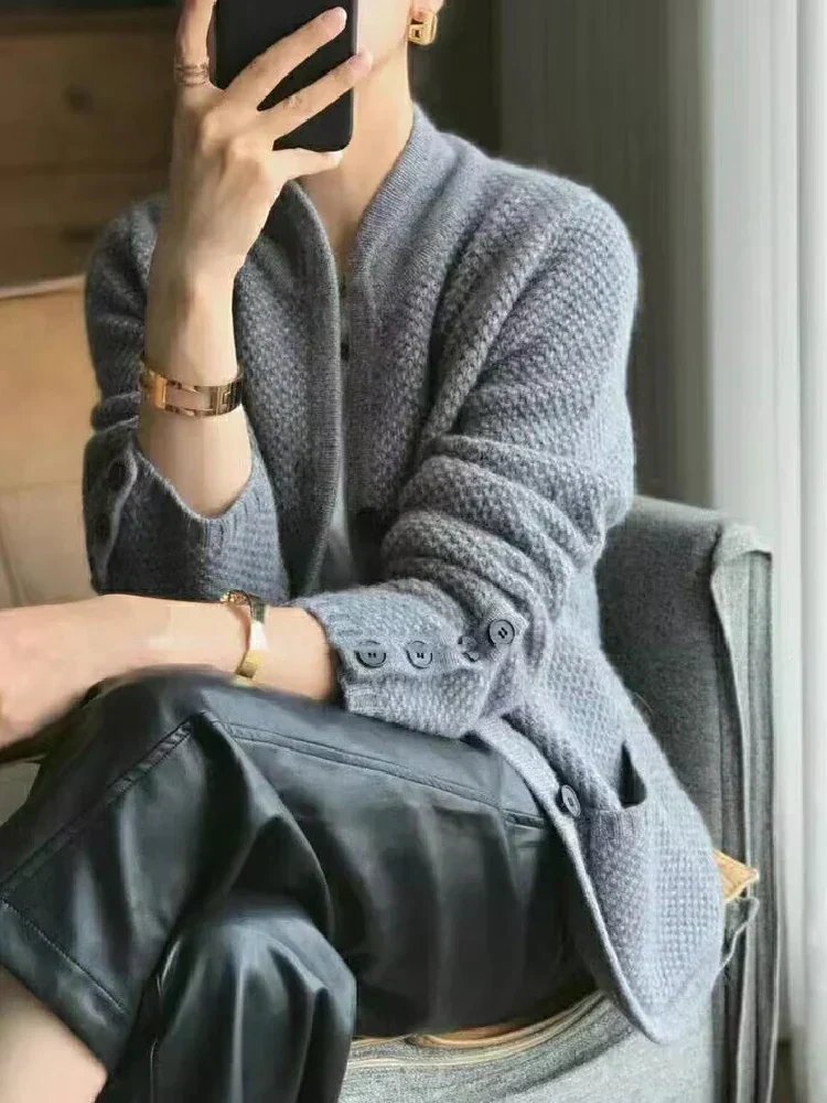 Mariana | Elegant and versatile winter sweater - Image 5