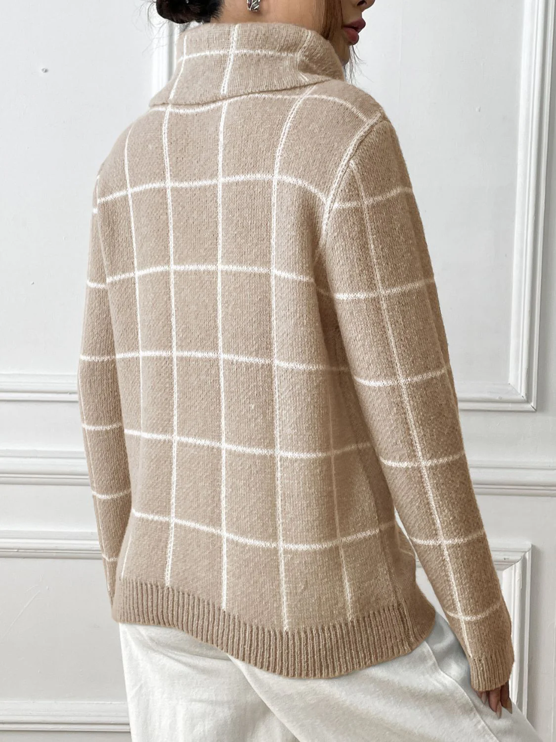 Marianna | Long-sleeved turtleneck sweater with a heart-shaped check pattern - Image 11