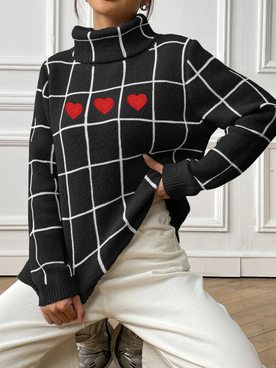 Marianna | Long-sleeved turtleneck sweater with a heart-shaped check pattern - Image 6